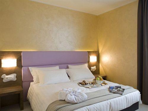 Hotel Base 4*